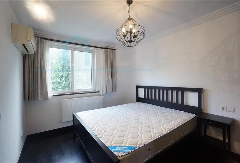 Rm 404 No 1 Lane 4 Hunan  Road(8)