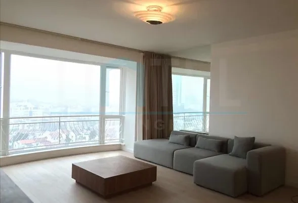 Rm 4102 No 1 The Summit