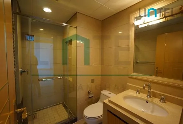 Rm 42F Unit 17 No 7 Shimao Riviera(12)