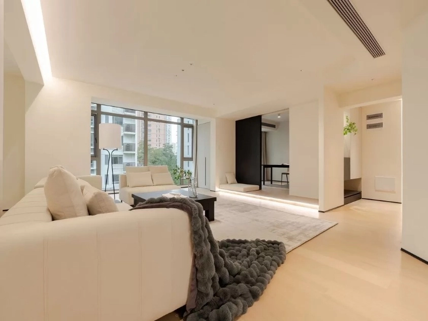 Rm 501 No 1 Le Marquis(2)