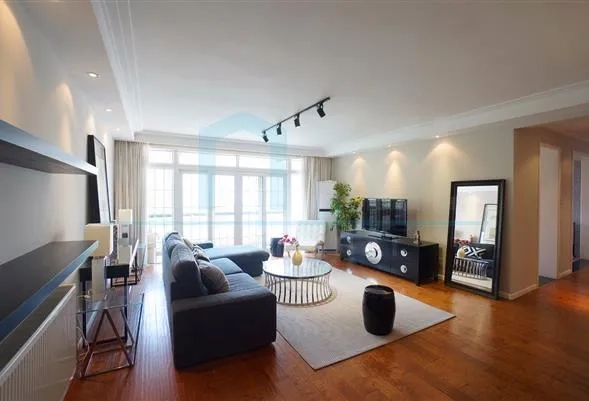 Rm 501 No 7 Art Apartment(2)