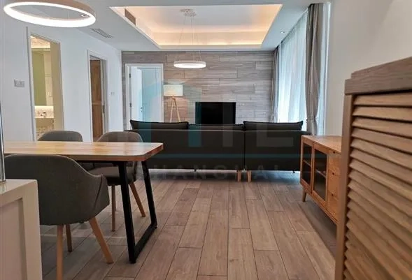 Rm 501 No 7 Jing'an Four Seasons