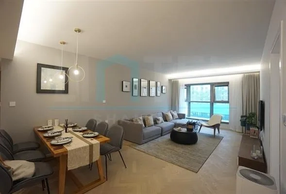 Rm 504 No 4 Eight Park Avenue