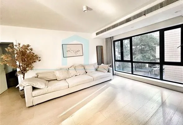 Rm 5D No 2 Grand Plaza(2)