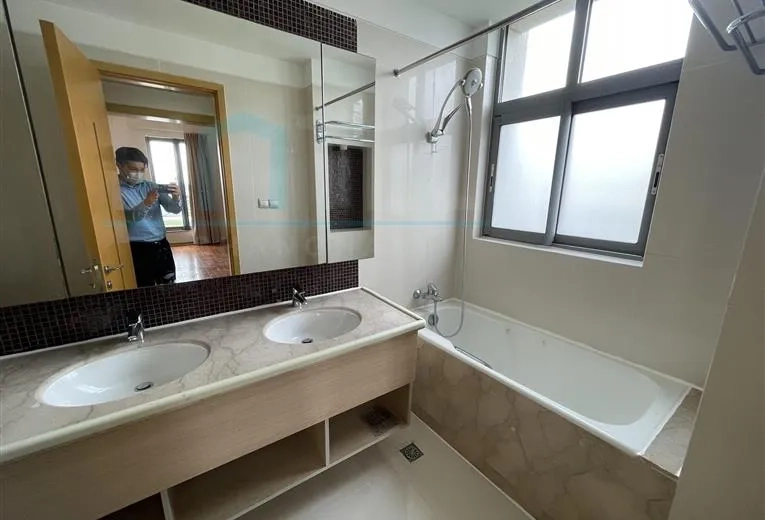 Rm 601 No 1 Green Court II(15)