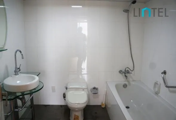Rm 601 No 3 Tomson Garden(17)