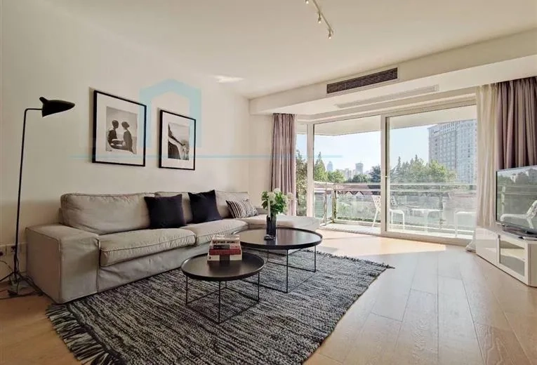 Rm 602 No 1 Central Residence I(2)