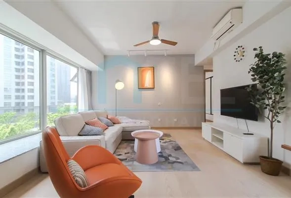 Rm 605 No 9 Hudson Parkway