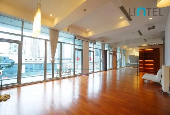 Rm 613 River House