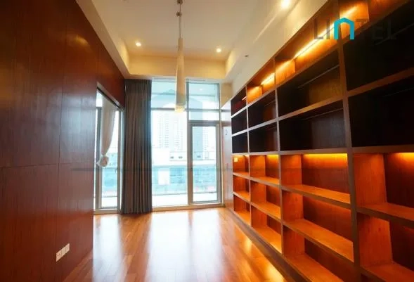 Rm 613 River House(14)