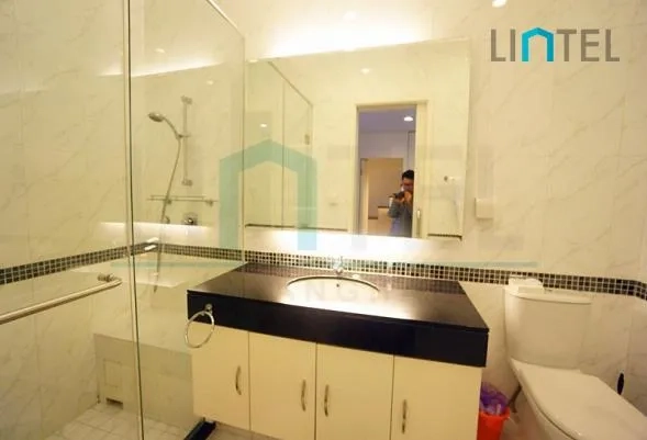 Rm 613 River House(10)