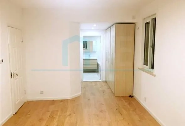Rm 6A Jing Wei Apartment(6)