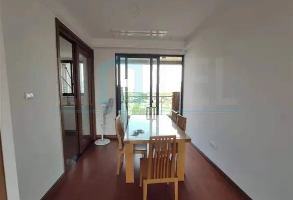 Rm 701 No 129 Woodfield Park(2)