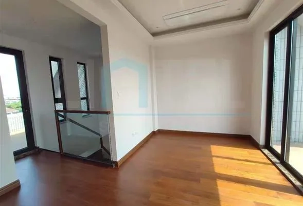 Rm 701 No 129 Woodfield Park(5)