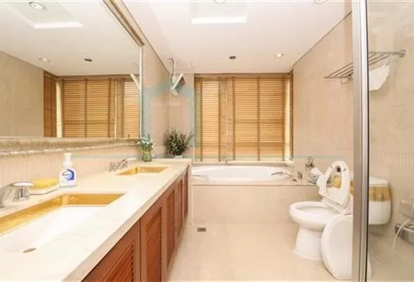 Rm 701 No 17 Yanlord Town(6)