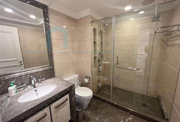 Rm 701 No 6 The Palace I(9)