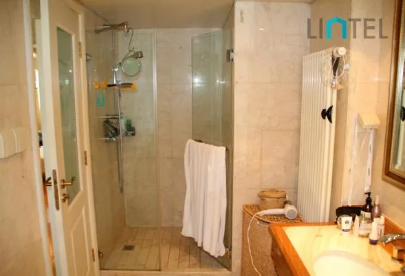Rm 701 No 7 Skyline Mansion(9)
