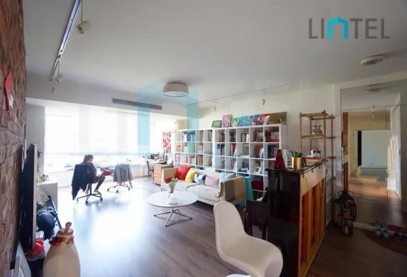 Rm 701 No 8 Clove Apartment