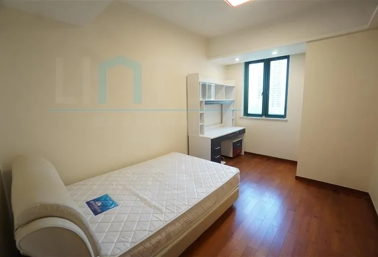 Rm 702 No 1 Yanlord Riverside Garden(20)