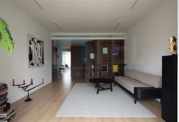 Rm 702 No 10 Jing'an Riverside Garden
