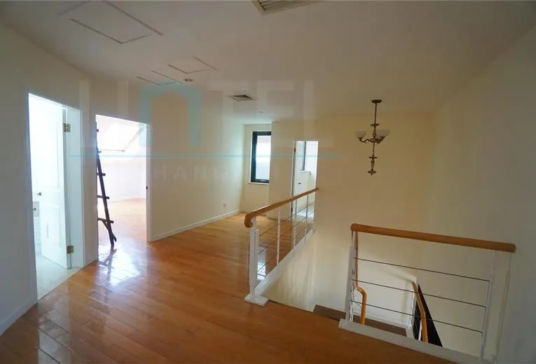 Rm 702 No 2 Green Court I(11)