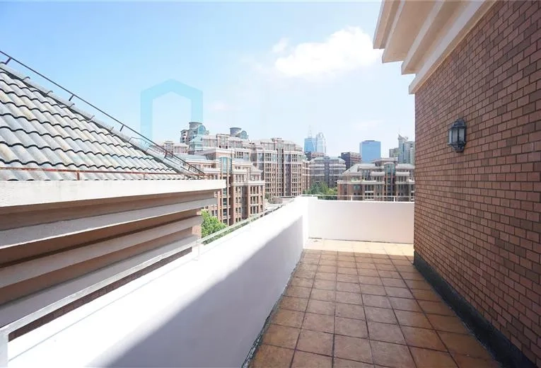 Rm 702 No 2 Green Court I(6)