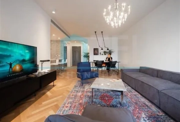 Rm 702 No 3 Huaihai Garden