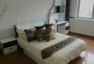 Rm 702 No 5 Golden Bund Garden(3)