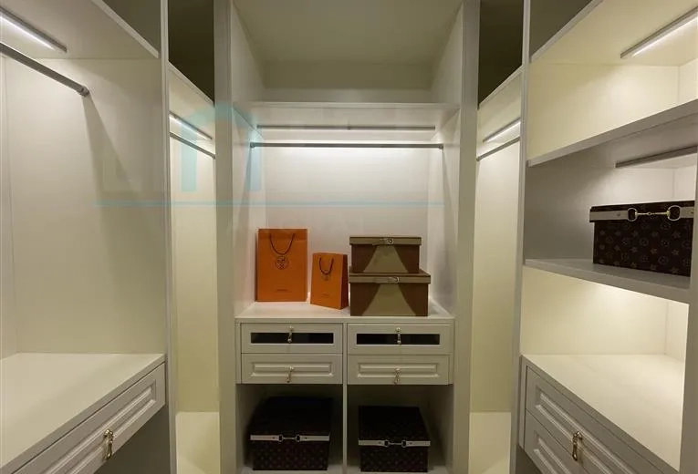 Rm 702 No 7 One Jing'an(5)