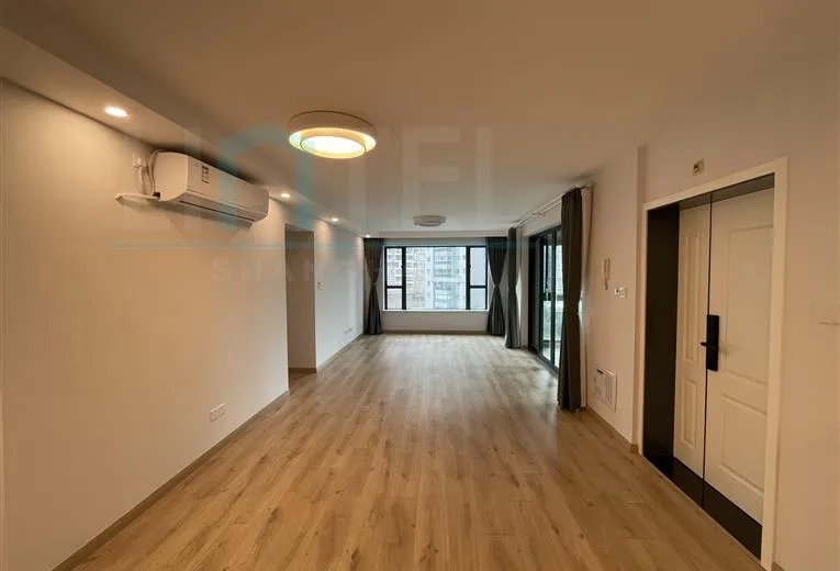 Rm 703 No D The Courtyards