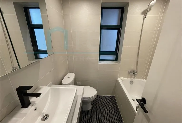 Rm 703 No D The Courtyards(7)