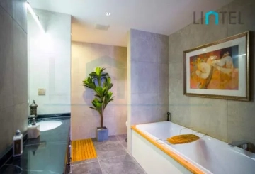 Rm 706 No 934 Nanjing west Road(7)