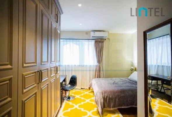 Rm 706 No 934 Nanjing west Road(8)