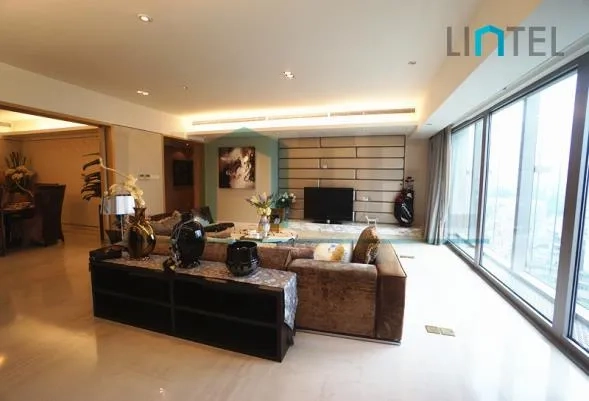 Rm 7B Huashan Square(2)