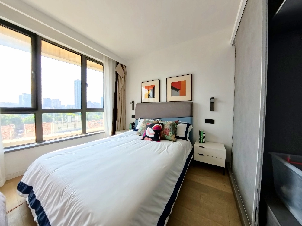 Rm 7B No D30 Top of City(11)