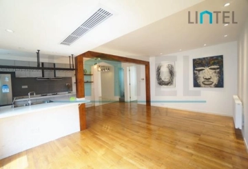 Rm 8 No 136 Lane 1213 Nanjing west Road(4)