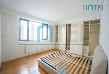 Rm 8 No 136 Lane 1213 Nanjing west Road(6)