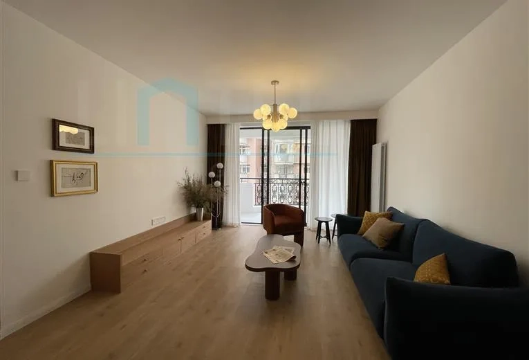 Rm 801 No 10 Xinhua Apartments