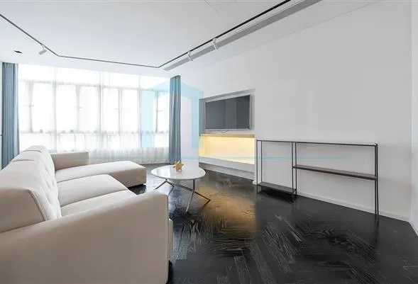 Rm 802 CJIA LUX(2)