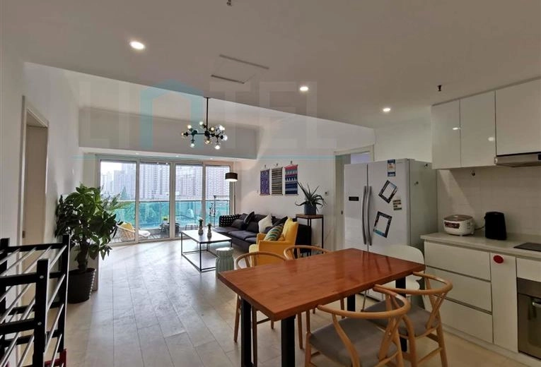 Rm 802 La Residence