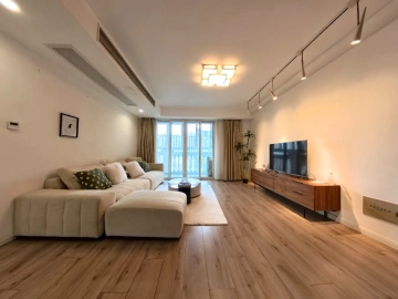 Rm 802 No 23 Xujiahui Garden