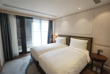 Rm 803 Lanson Place Aroma Garden(6)