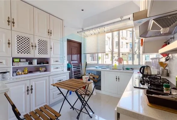 Rm 81 No 305 Hengshan  Road(4)