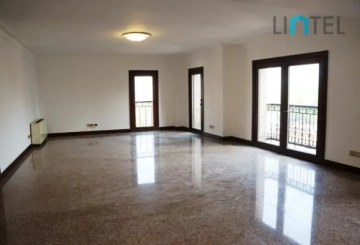 Rm 8A Aimking Mansion