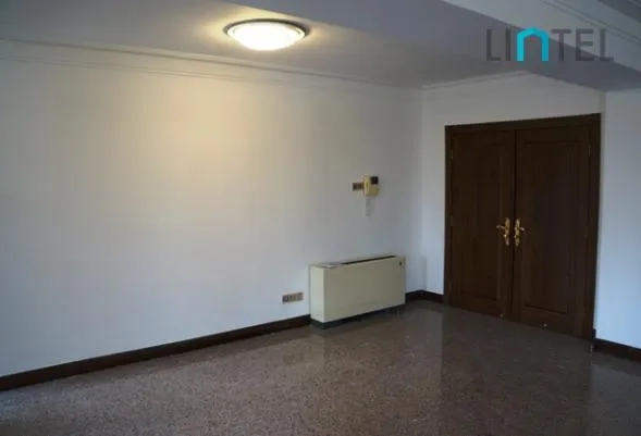 Rm 8A Aimking Mansion(3)