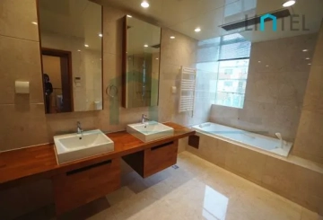 Rm 8B Huating Court(7)
