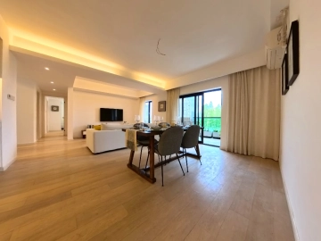 Rm 8B No 1 Ambassy Court