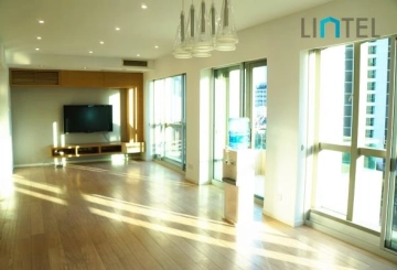 Rm 8B No 8 One Park Avenue