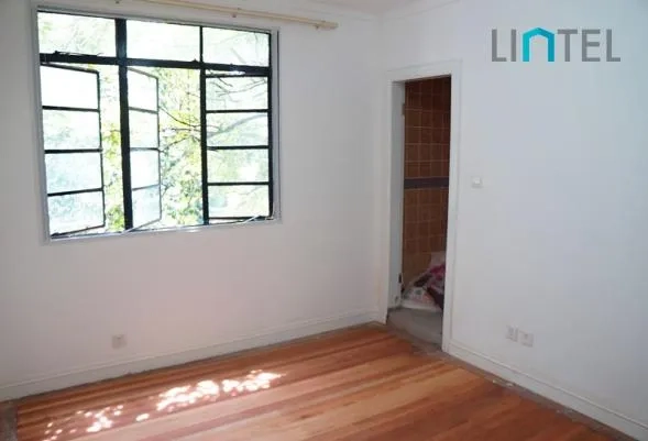 Rm 9 No 136 Lane 1213 Nanjing west Road(4)
