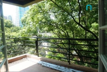 Rm 9 No 136 Lane 1213 Nanjing west Road(7)